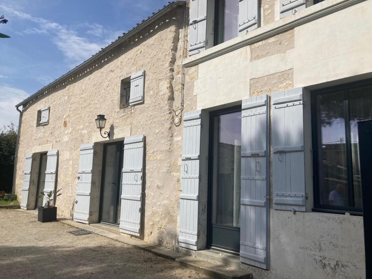 Chambre D'Hotes Les Roches Corme-Royal Luaran gambar