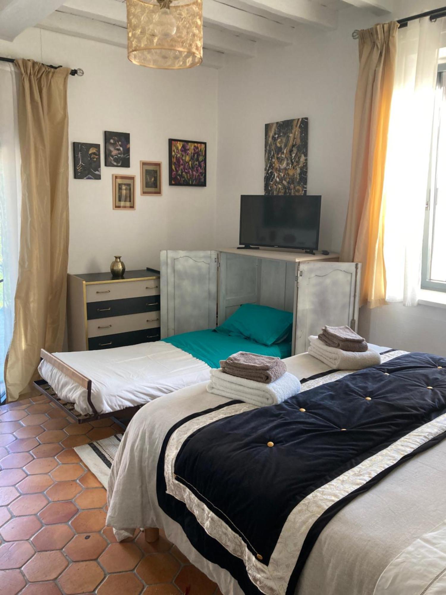Chambre D'Hotes Les Roches Corme-Royal Luaran gambar